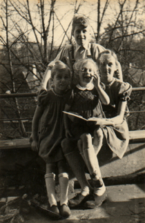 Bung children ca 1946 balcony Godesberg